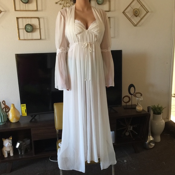 jonquil Other - Vintage Jonquil bridal lingerie gown robe ivory S